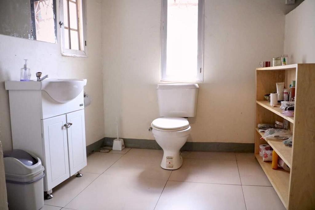 Nyumba 591 Hotel Kampala Bagian luar foto