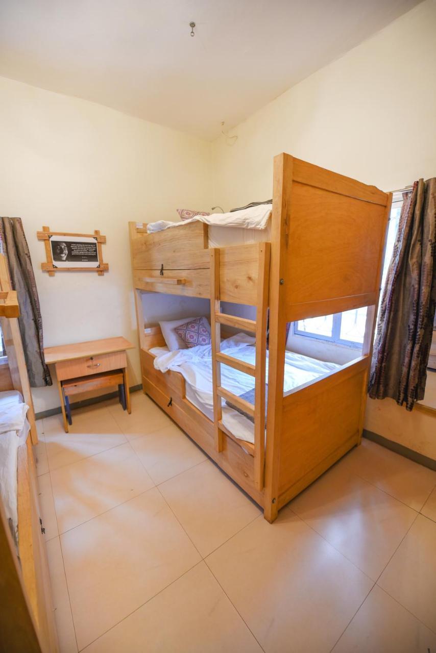 Nyumba 591 Hotel Kampala Bagian luar foto