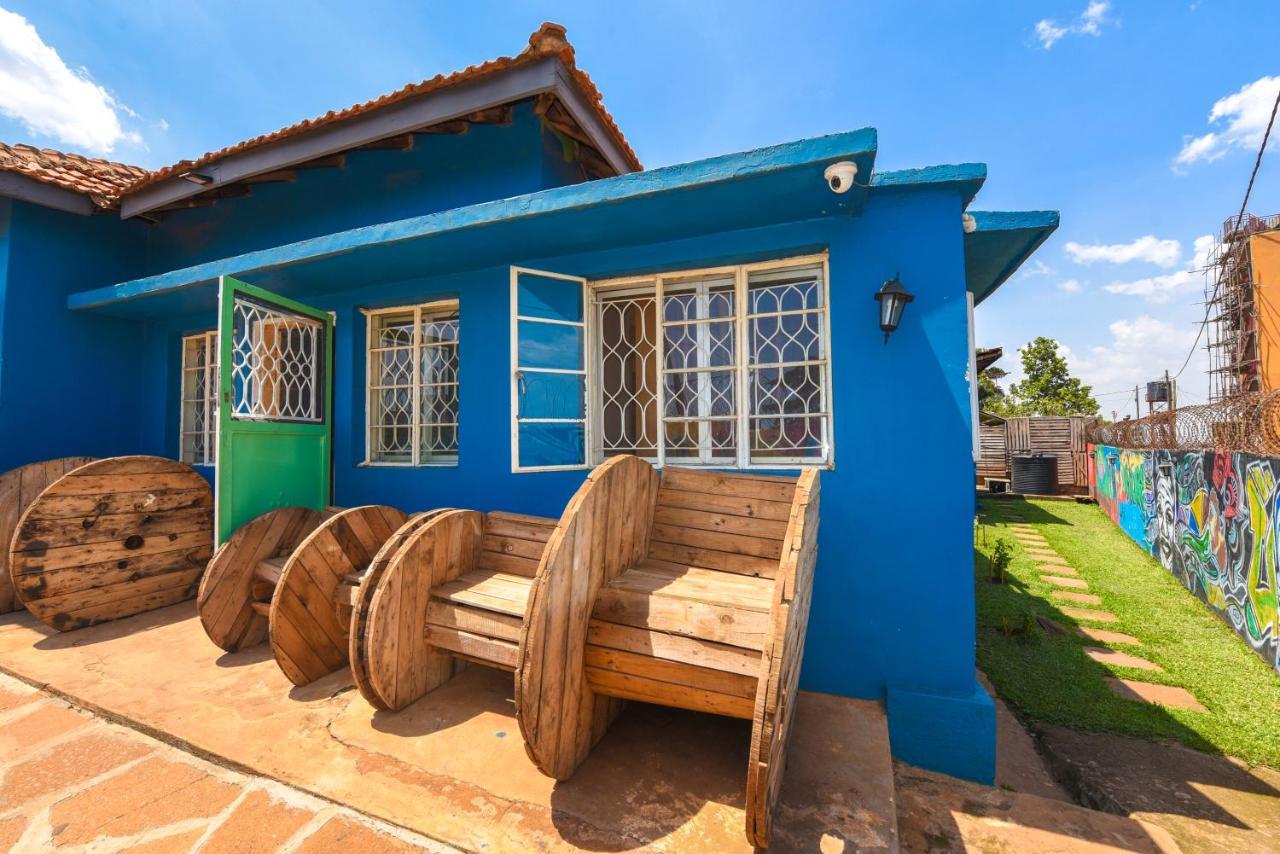 Nyumba 591 Hotel Kampala Bagian luar foto